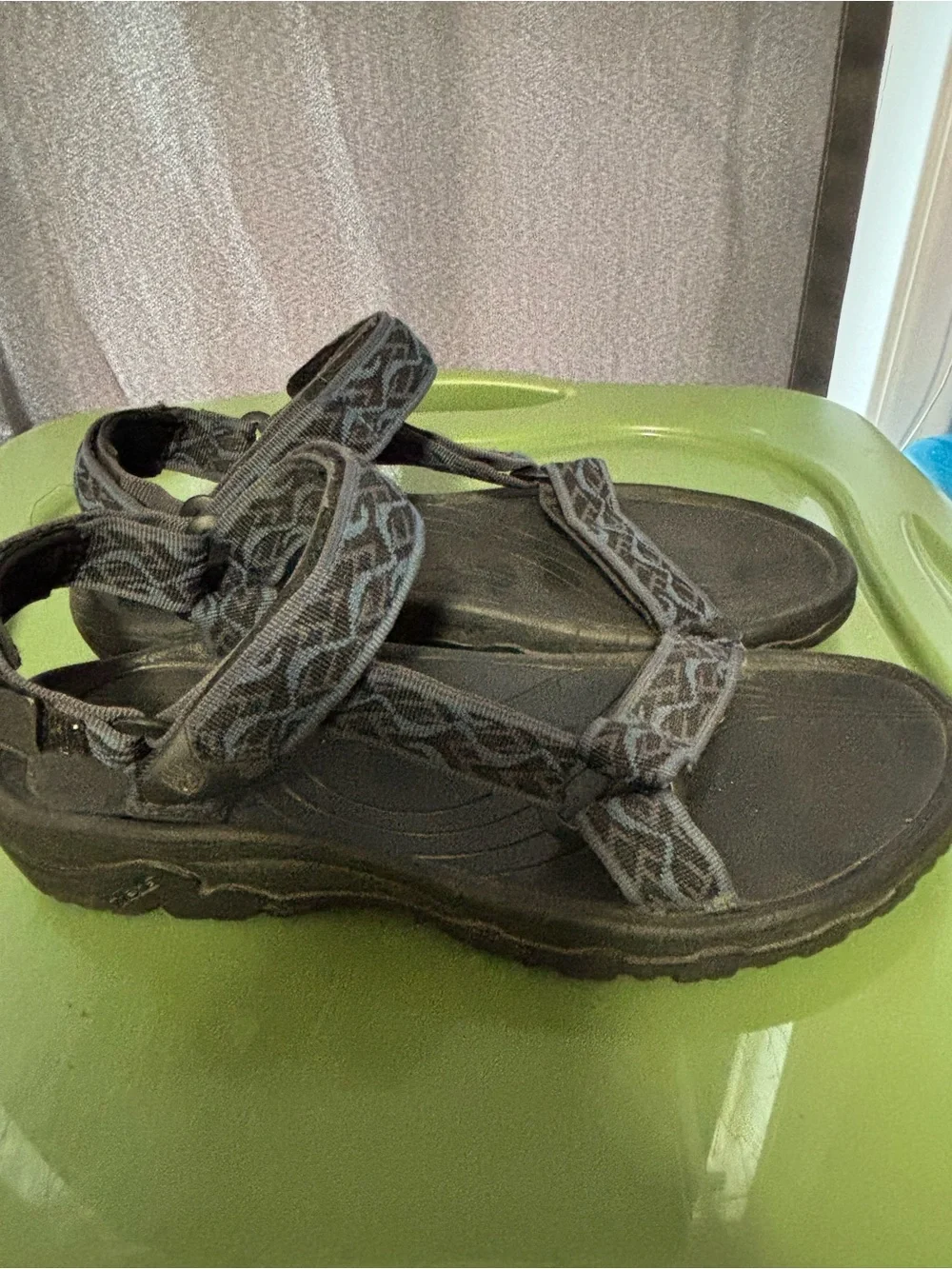 Teva Black Strappy Comfort Sandals Sz 9 Excellent Preowned Condition